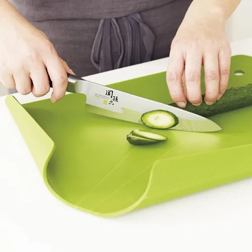 Vista 7 de Kai KAI Seki Magoroku - Cuchillo Santoku pequeño de 5.7 pulgadas (5.709 in) 15000ST, fabricado en Japón, AE5301