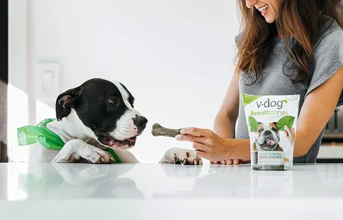 Vista 7 de V-dog Golosinas para perros – Limpieza de dientes veganos Breathbone Dental Huesos – Aliento fresco – 8 onzas – Minis – Todo natural, fabricado