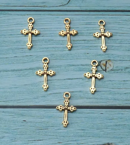 Vista 4 de 50 colgantes vintage de crucifijo con agujero de metal religioso antiguo plateado dorado cruz a granel para fabricación de joyas, kit de bricolaje