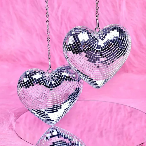 Vista 7 de Juego de 2 bolas de discoteca plateadas en forma de corazón, decoración colgante para fiesta, habitación, boda, jardín, bola de discoteca