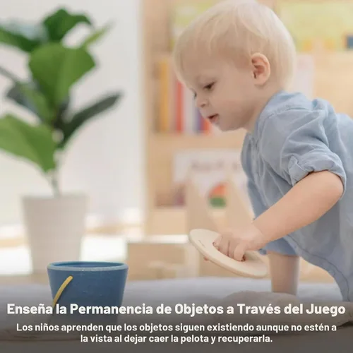 Vista 5 de PlanToys® Pop N Drop Bucket Objeto de Madera Permanencia Juguete para Bebés Cubo Pop 'N' Drop