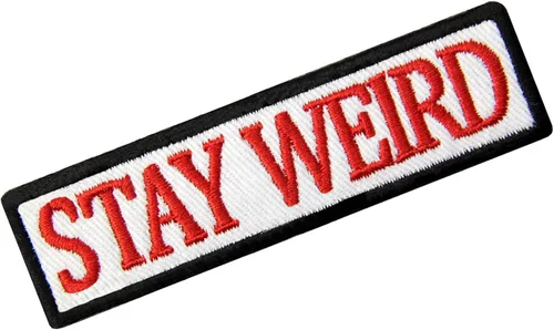 Vista 3 de EmbTao Parche bordado Stay Weird con apliques de gancho y bucle