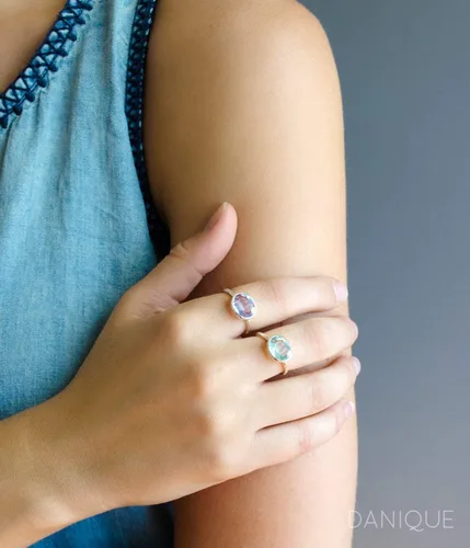 Vista 94 de Oval Birthstone Ring Bezel Set in Vermeil Gold, Sterling Silver, or Rose Gold, Stacking Birthstone Ring [rOMB]