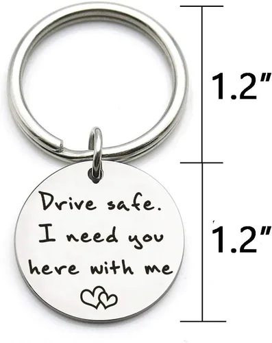 Vista 7 de Drive Safe I Need You Here With Me, nuevo regalo de conductor para ella o él, regalo de llavero de camionero, marido y novio
