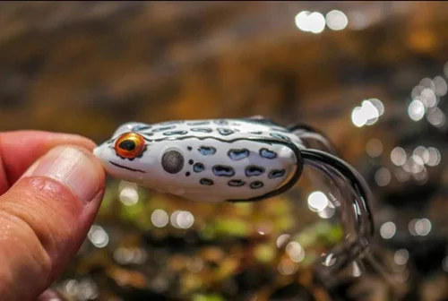 Vista 2 de BOOYAH Pad Crasher Topwater Bass Pesca Hueco Cuerpo Rana Señuelo con ganchos sin malas hierbas