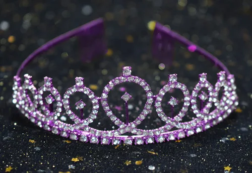 Vista 4 de Suministros para fiesta de cumpleaños número 20 para mujer, banda de feliz cumpleaños 20 y tiara de cumpleaños, coronas de princesa, decoraciones