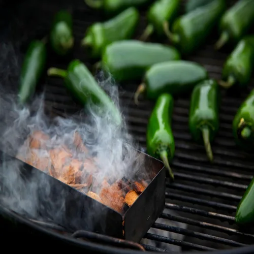 Vista 4 de Western Barbacoa premium de 180 pulgadas cúbicas de nogal con sabor a parrilla tratada térmicamente, astillas de madera para ahumar para parrillas