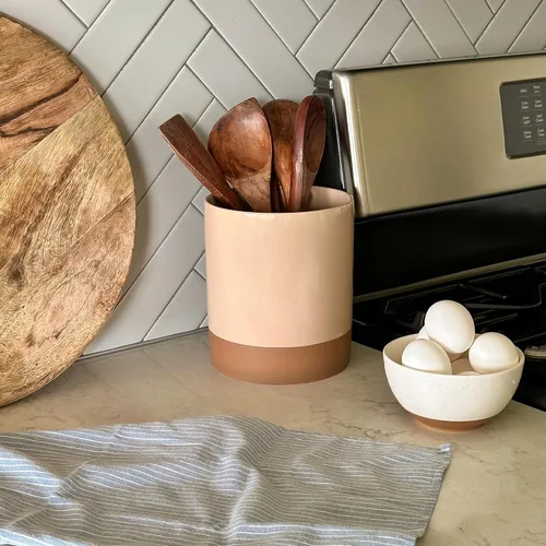 Vista 5 de Mora - Porta Utensilios de Cocina de Cerámica - Recipiente para Cucharas de Madera y Espátulas para Encimera, Decoración Moderna de Casa de Campo