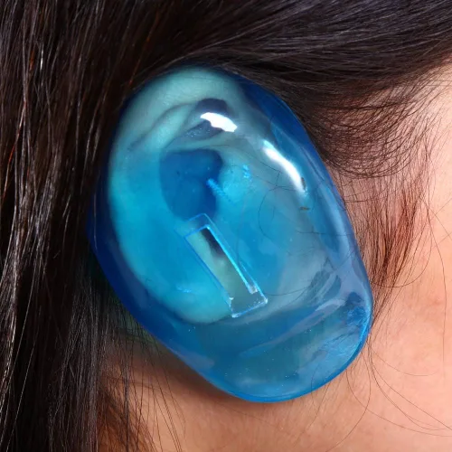Vista 3 de 2 protectores de orejas azules para tinte para el cabello, orejeras de plástico antimanchas del tinte, protector reutilizable para las orejas