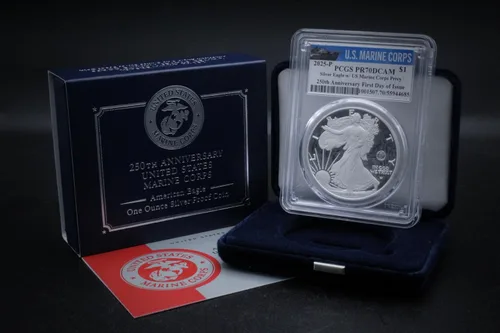 Vista 2 de 2025 P 1 oz American Silver Eagle U.S. Marine Privy Proof Coin PR-70 Deep Cameo (primer día de emisión - etiqueta marina) con embalaje