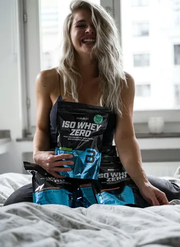 Vista 3 de Biotech USA Iso Whey Zero 5.0 lbs Banana de Biotech USA