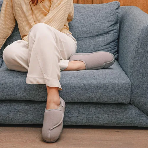 Vista 2 de LongBay Pantuflas ajustables para mujer, de espuma viscoelástica, cómodas, anchas, para diabéticos, para casa, Edema, neuropatía ortopédica