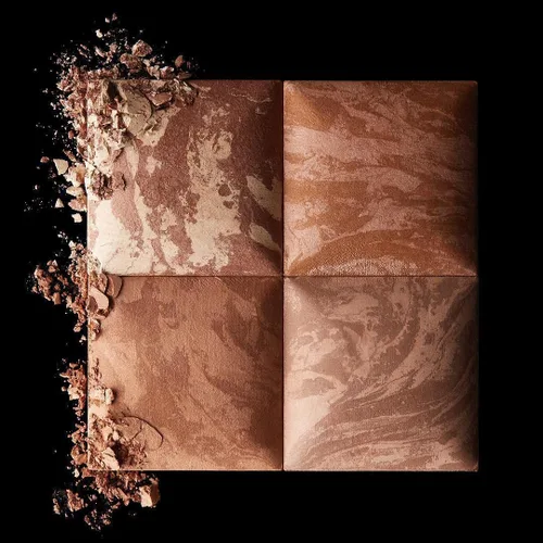 Vista 4 de Hourglass Ambient Lighting Bronzer in Luminous Bronze Light. Highlighting Bronzer for a Natural Sun-Kissed Glow Luz de bronce desnudo