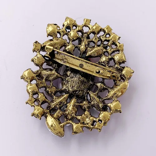 Vista 4 de HAISWET Broche de flores, accesorio de joyería para disfraz, tono dorado