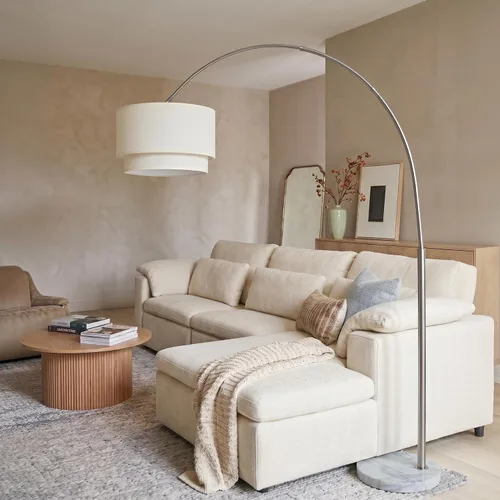 Vista 4 de Brightech Mason - Lámpara de pie de arco - Lámpara de pie de esquina moderna con pantalla de tambor colgante única para sala de estar - Luz curva