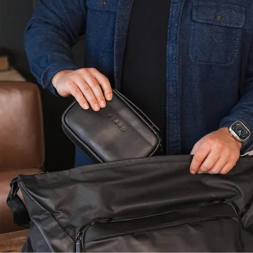 Vista 5 de CASE ELEGANCE Klaro - Funda de viaje para 5 puros, protección rígida, color negro Cuero, 2 bolsillos para accesorios, bolsillo de humidificación