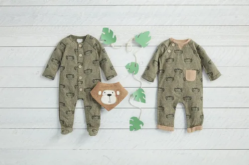 Vista 2 de Mud Pie Conjunto de pijama y babero para bebé niño Verde