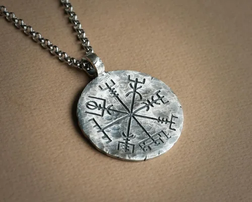 Vista 3 de Baldur Jewelry - Collar de brújula vikinga de plata de ley 925 con colgante Vegvisir Collar de joyería nórdica martillado a mano - Regalos vikingos