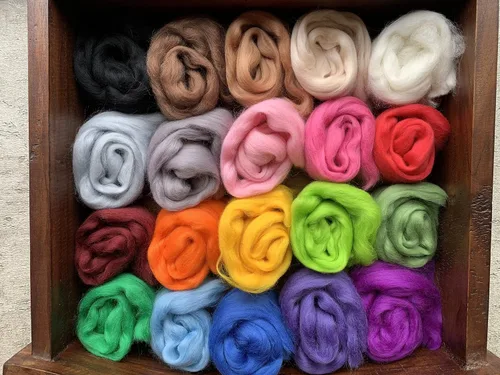 Vista 3 de heidifeathers Kit de fieltro húmedo en caja premium - 20 colores merino