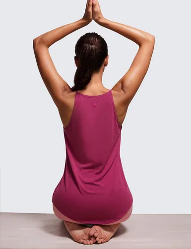 Vista 4 de CRZ YOGA Camisetas sin mangas con cuello alto para mujer, camisetas de entrenamiento fluidas, camisetas sin mangas, camisetas atléticas de yoga