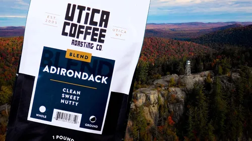 Vista 6 de Utica Coffee Roasting Co. Adirondack Specialty - Café molido tostado medio Bolsa resellable de 16 onzas