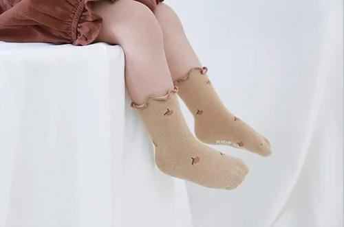 Vista 7 de FYLuoke Calcetines de encaje con volantes para bebé, calcetines de uniforme para niñas, calcetines casuales de algodón, lindos con volantes
