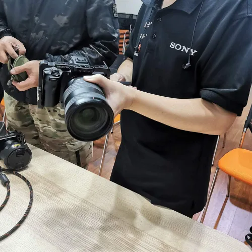 Vista 7 de NICEYRIG Jaula para Sony Alpha A7RIV A7SIII A7RIII A7III A7SII A7RII A7II A1 A9, con adaptador de montaje rosetón - 399