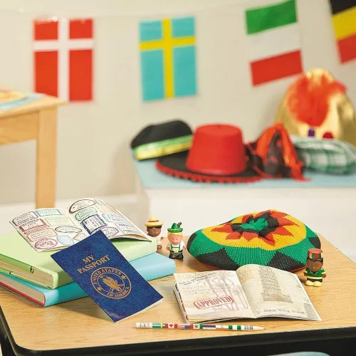 Vista 2 de Fun Express Libro de pasaporte para niños, juego de 12 – Libros de calcomanías de pasaporte con calcomanías de sellos de viaje Bloc de notas