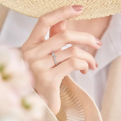 Vista 2 de Anillos de Banda de Eternidad de Oro GLOQUAT para Mujeres con Piedras CZ Anillos de Oro Finos Apilables Lindos Anillos de Eternidad de Diamante
