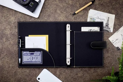 Vista 6 de It's Academic Mini Carpeta ejecutiva de cuero tipo portafolio, anilladora de 1 pulgada y capacidad para 250 hojas, bloc de notas, y documentos de 14