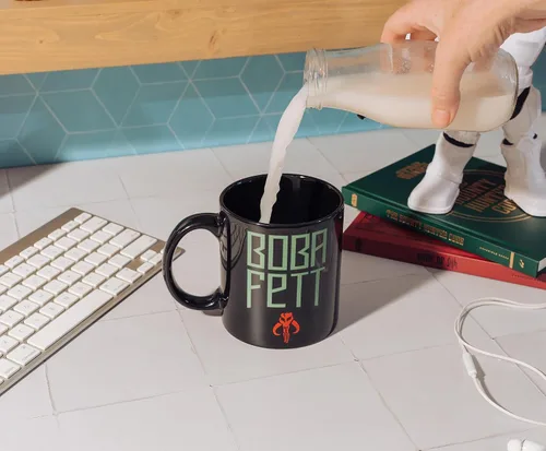 Vista 4 de Silver Buffalo Star Wars Boba Fett Helmet - Taza de café de cerámica, 20 onzas