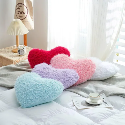Vista 6 de MOOWOO - Almohada de corazón morado, almohada mullida de corazón con funda de almohada e relleno, piel sintética suave, diseño decorativo