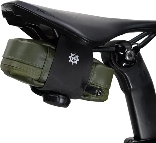 Vista 12 de Bolsa de sillín magnética Lumiere & Co. Falcon – Bolsa de bicicleta ultra pequeña de 0.37L, cierre magnético rápido Bolsa de asiento específica