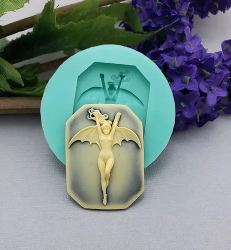 Vista 2 de Brand Vampiro Bat Girl Molde de silicona flexible para manualidades, joyas, resina, álbumes de recortes, arcilla polimérica, molde de empuje