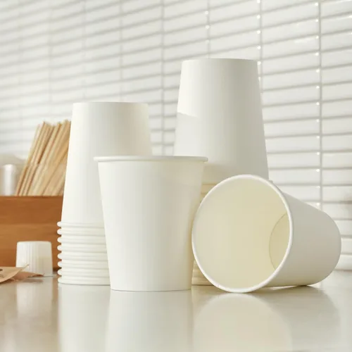 Vista 6 de Amazon Basics Tazas de café desechables, 10 onzas, papel, 1000 unidades (paquete de 1), color blanco