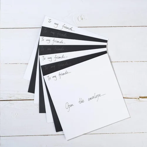 Vista 6 de Paquete de 50 sobres cuadrados autosellantes coloridos de 6 x 6 pulgadas para bodas, invitaciones de fiesta, tarjetas de felicitación, anuncios