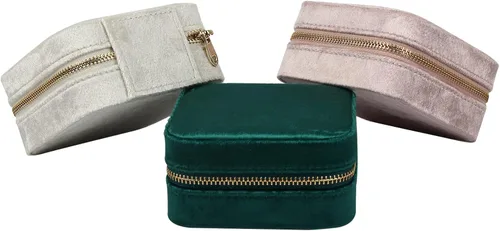 Vista 8 de Jwinkumy Mini organizador de joyas caja de viaje con espejo, portátil, pequeño, soporte de almacenamiento de terciopelo para anillos, aretes