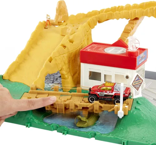 Vista 5 de Matchbox Action Drivers - Juego con múltiples áreas de juego - Puertas y luces de trabajo - Coche a escala 1:64 - Se conecta a otros juegos - Regalo