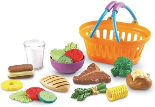 Vista 4 de Learning Resources New Sprouts Canasta de Almuerzo, Comida de Juguete, Set de 18 Piezas, Edades 18 Meses+