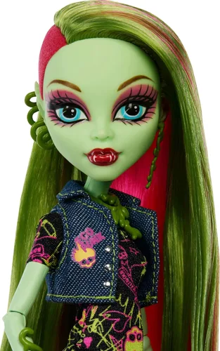 Vista 2 de Monster High Muñeca Boo-riginal Creeproduction, Venus McFlytrap - Reproducción coleccionable con soporte para muñecas, diario y Pet Chewlian