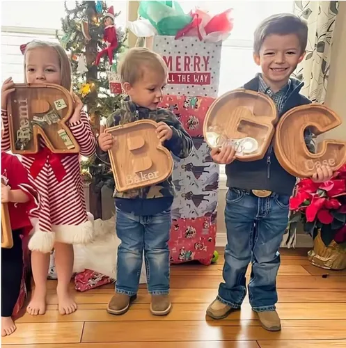 Vista 2 de Alcancía para niños y niñas, hucha grande de 26 letras del alfabeto inglés, de madera personalizada, caja de ahorro de dinero personalizada, nombre