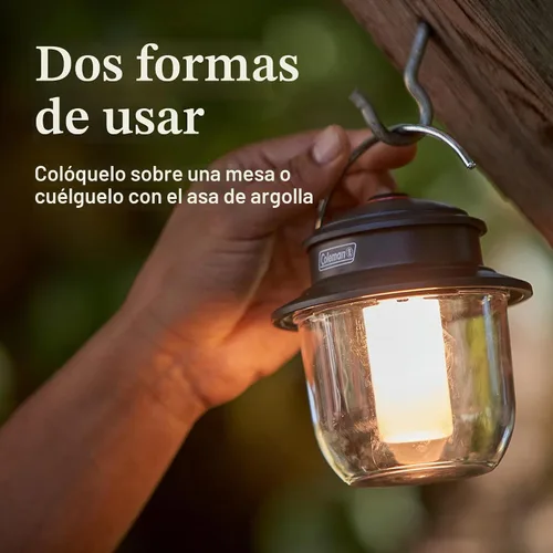 Vista 7 de Linterna LED recargable Coleman Classic 800L, linterna resistente a impactos y al agua con asa de mosquetón y puertos de carga, ideal para acampar