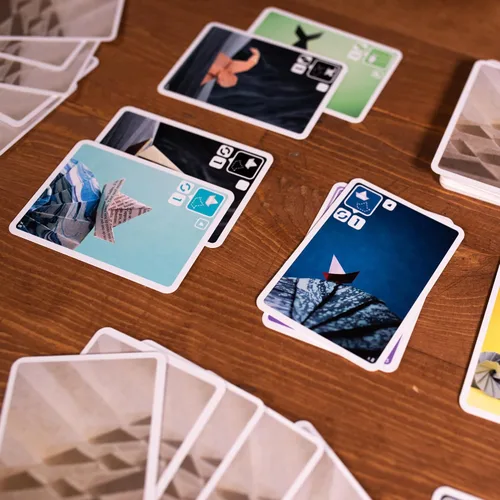 Vista 4 de Pandasaurus Games Juego de Cartas Sea Salt and Paper - Juego de Estrategia con Temática Oceánica, Rápido y Táctico, Divertido Juego Familiar