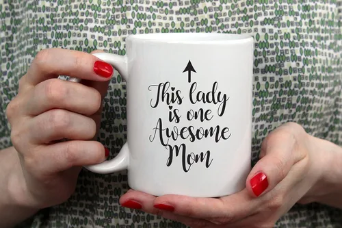 Vista 3 de Taza de café divertida con texto en inglés «One Awesome Mom», regalos para mamá, mujeres, los mejores regalos para mamá de parte de su hija, hijo