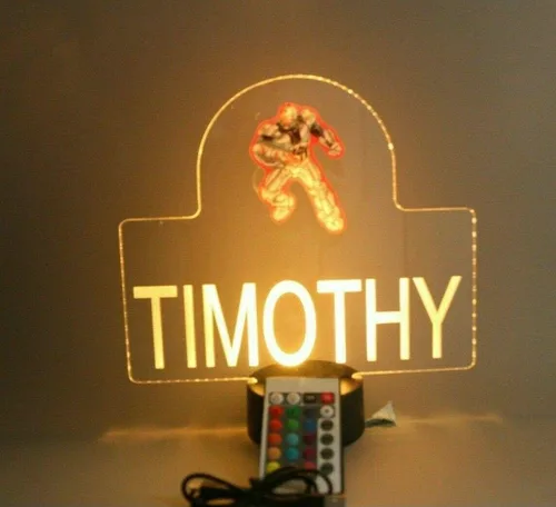 Vista 2 de Cyborg Superheroes Figura de acción Diseño de luz nocturna LED Lámpara de mesa de escritorio para niños de eficiencia energética Decoración