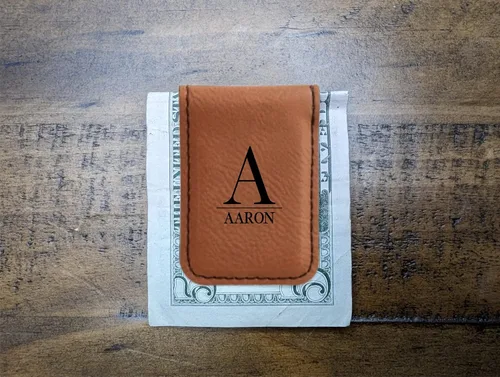 Vista 6 de Personalized Engraved Money Clip with Magnetic Closure, Custom Engraved Minimalist Leather For Him (Rawhide)