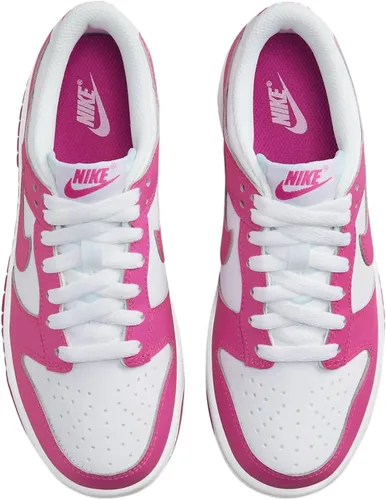 Vista 136 de Nike Kid's Dunk Low Sneaker