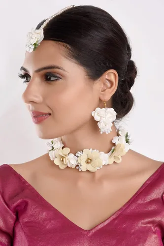 Vista 4 de Efulgenz Flower Jewelry Set Wedding Faux Pearl Beaded Collar Bib Necklace Floral Indian Handmade Necklace Maangtikka Earrings Bracelet Set Jewelry
