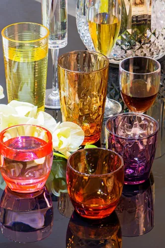 Vista 7 de Vasos festivos de acrílico de color para restaurante, resistentes a golpes, vasos para tomar jugo, vasos para vino irrompibles, vasos de plástico 4