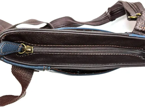 Vista 6 de Chala SWING Pack - Bolso pequeño cruzado con llavero de metal